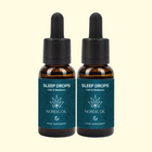 Kaksi tummanruskeaa lasipulloa, joissa sinivihreät Sleep Drops CBD & Melatonin -etiketit ja Nordic Oil -logo, taustalla vaaleankeltainen.